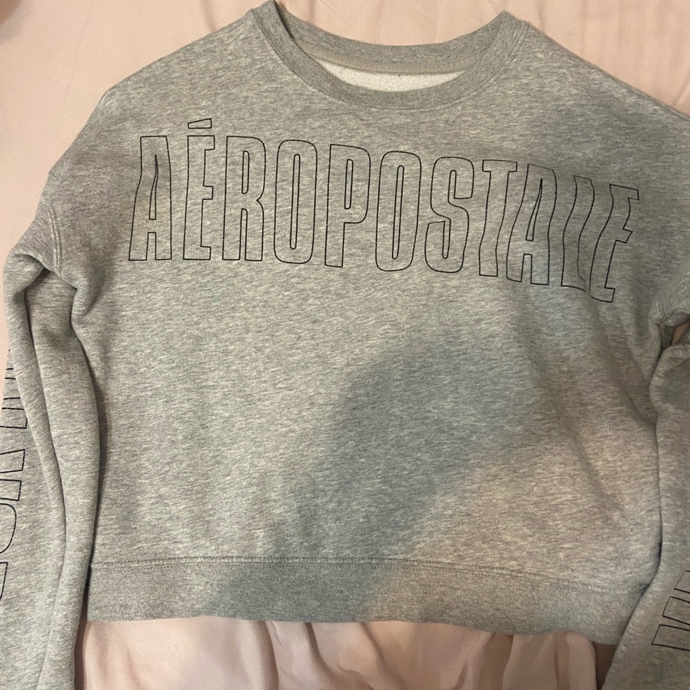 grey and black aeropostale cropped sweater
